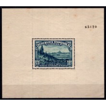 Velgørenhedsmærke for Madrids forsvarere. Miniark. Ustemplet.